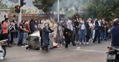 Аля Хаменеи - "Священникам пора убираться!" К массовым протестам в Иране присоединились школьницы - rus.delfi.lv - США - Израиль - Иран - Тегеран - Латвия