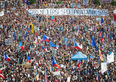 Андрей Бабиш - В Праге на митинг против Бабиша вышли 250 тыс. человек: видео - vinegret.cz - Чехия - Прага