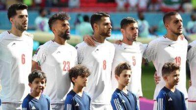 ЧМ-2022: Иран спел гимн, дважды забил в добавленное время и победил фаворита - vesty.co.il - США - Англия - Израиль - Иран - Катар