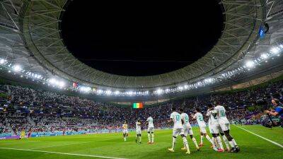 Сборная Катара вылетает с чемпионата мира по футболу в Катаре - ru.euronews.com - Англия - Иран - Голландия - Эквадор - Катар - Сенегал