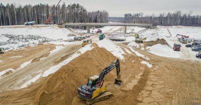 ФОТО: Работы по строительству первой в Латвии "частной дороги" будут продолжаться всю зиму - rus.delfi.lv - Рига - Латвия