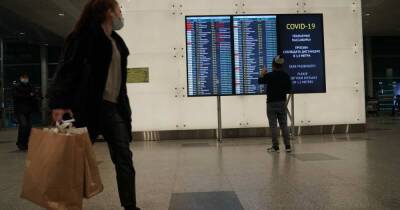 Более 130 рейсов задержали или отменили утром в аэропортах Москвы - ren.tv - Москва - Москва