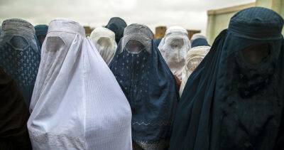 В ООН обеспокоены распоряжением талибов об обязательном ношении хиджабов для женщин - dialog.tj - Афганистан - Культура
