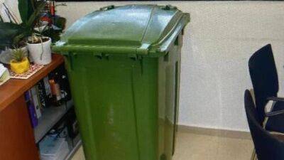 Обвинение: житель Акко обчистил дом престарелых и вывез украденное в мусорном баке - vesty.co.il - Израиль - Акко