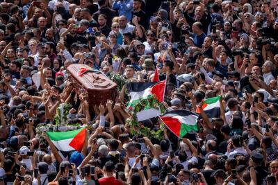 Жесткие столкновения в Иерусалиме на похоронах журналистки «Аль-Джазиры» - nashe.orbita.co.il - Израиль - Палестина - Иерусалим