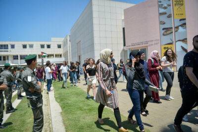 Еврейские и арабские демонстранты подрались возле Тель-авивского университета - news.israelinfo.co.il - Израиль - Тель-Авив