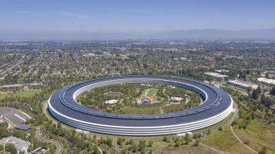 Михаил Гольд - Apple лишилась титула самой дорогой компании в мире - lenta.ua - Украина - Саудовская Аравия - шт. Калифорния