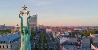 Латвийцы чувствуют все меньше свободы — опрос - obzor.lt - Латвия