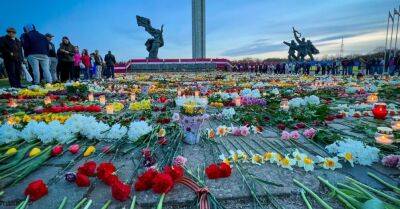 Доступ к памятнику в парке Победы будет закрыт до 31 августа - rus.delfi.lv - Рига - Латвия