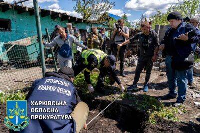 В Малой Рогани женщина похоронила во дворе погибшего при обстреле мужа — прокуратура (фото) - objectiv.tv - Украина - Харьков