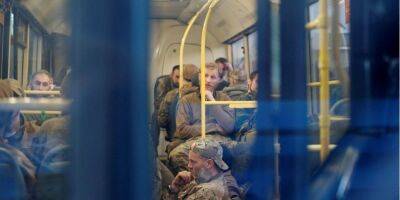 Alexander Ermochenko - Автобусы с защитниками Мариуполя прибыли в оккупированную Еленовку — Reuters - nv.ua - Россия - Украина - Мариуполь - Reuters