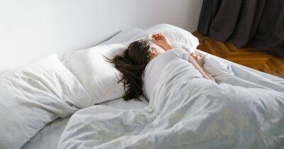 Забудьте о 8 часах. Ученые назвали идеальное время сна для людей старше 40 лет - focus.ua - Украина