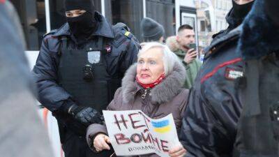 Правозащитники подготовили доклад о репрессиях с начала войны - svoboda.org - Россия - Украина