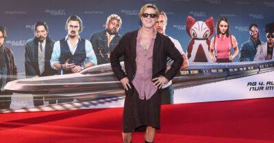 Брэд Питт - Журналисты выяснили, кто нарядил Брэда Питта в юбку и персиковый костюм - focus.ua - Украина - Токио - Лондон - Париж - Берлин - Нью-Йорк - Мельбурн