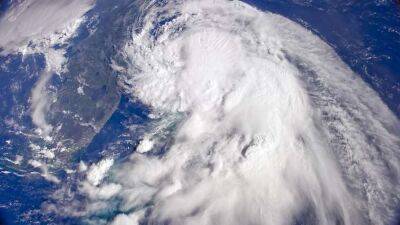Потужний тропічний шторм атакував Японію (відео) - lenta.ua - Украина - Япония - місто Токіо - Японія