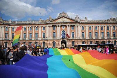 У Франції заснували посаду представника з прав ЛГБТК - lenta.ua - Украина - Франція