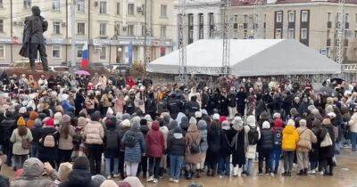 Прекратите геноцид: в Якутске женщины вышли на митинг против мобилизации (видео) - focus.ua - Россия - Украина - респ. Саха - Якутск - Протесты