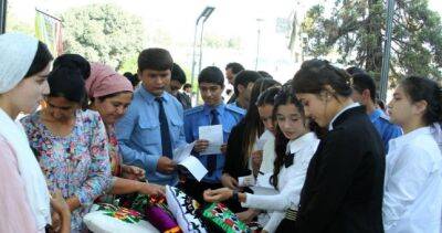 Эмомали Рахмон - На ярмарке вакансий в Душанбе соискателям было предложено 2677 рабочих мест и свободных должностей - dialog.tj - Душанбе - Таджикистан