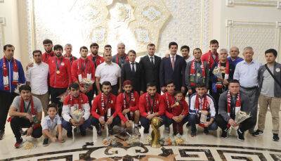 Национальная сборная Таджикистана вернулась в Душанбе с Кубком короля Таиланда - dialog.tj - Душанбе - Таджикистан - Малайзия - Таиланд - Тринидад и Тобаго