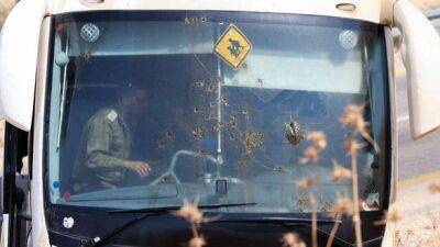 Бенни Ганц - Террористы расстреляли израильский автобус на Западном берегу: семь человек получили ранения - unn.com.ua - Украина - Киев - Израиль - Палестина - Восточный Иерусалим